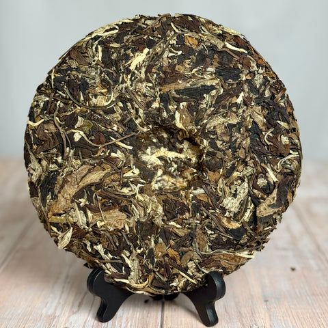 Weißer Pu-Erh Yue Guang Bai „Moon Beauty“, 2018, aus Yunnan