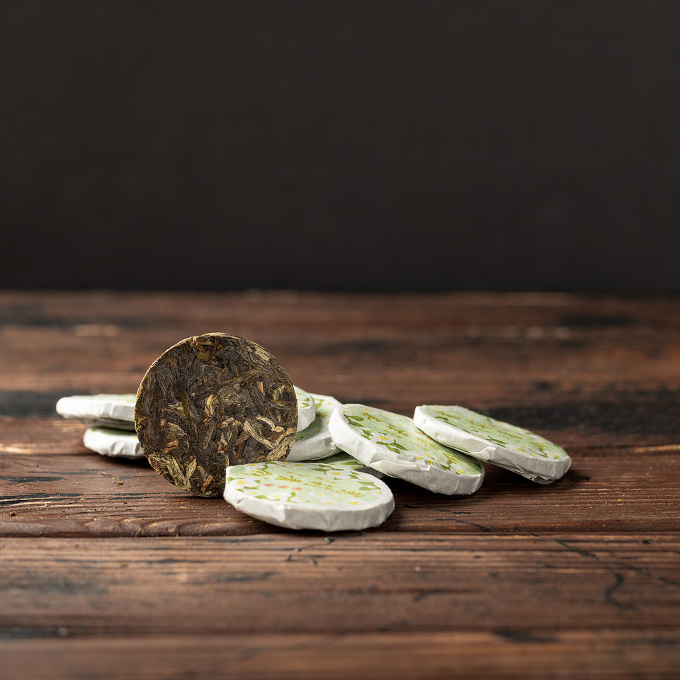 
Sheng Pu-Erh Tee mit Jasminblüte, 2024, aus Yunnan Bild 4